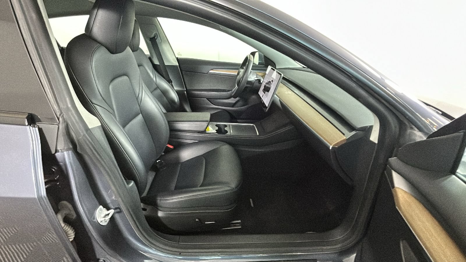 Used 2023 Tesla Model 3 Standard Range RWD image 31