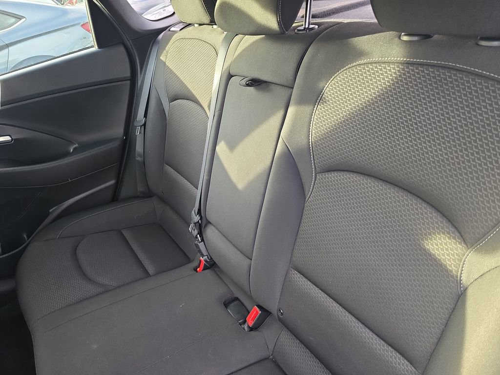 Used 2018 Hyundai Elantra GT image 11