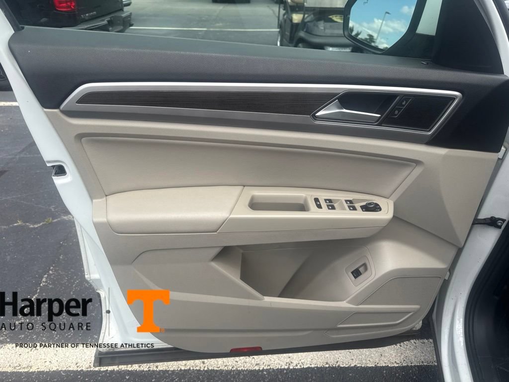 Used 2018 Volkswagen Atlas SE FWD image 19