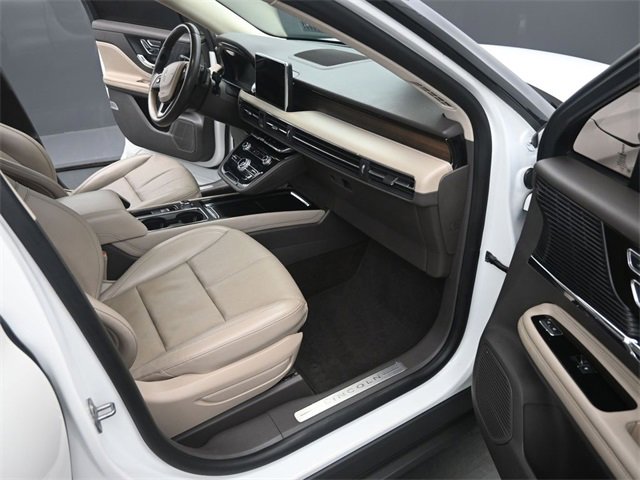 Used 2022 Lincoln Corsair Reserve w/ Equipment Group 201A image 17