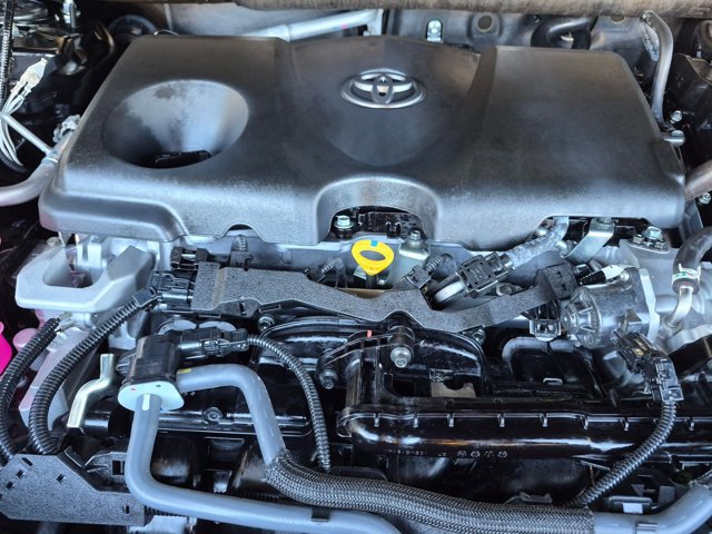 Used 2025 Toyota RAV4 XLE AWD/4WD image 22
