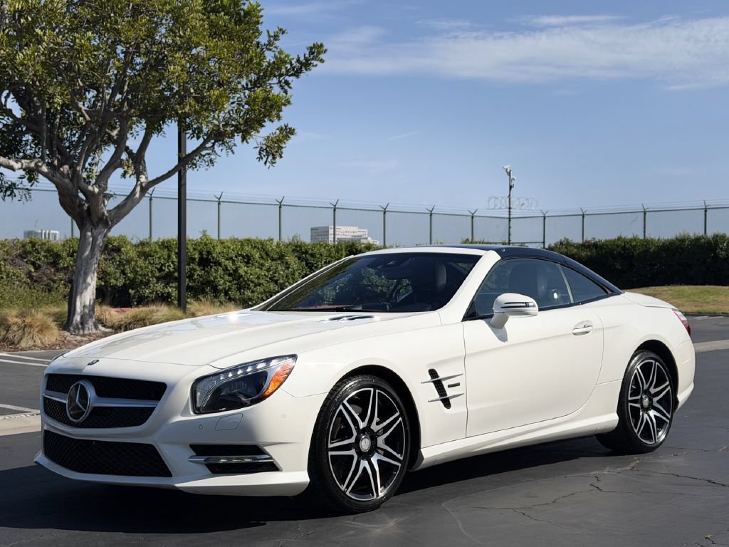 Used 2015 Mercedes-Benz SL 550 image 2