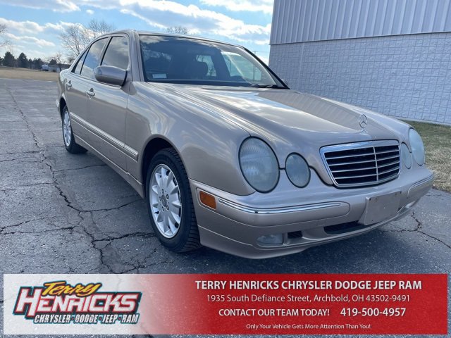 Used 2000 Mercedes-Benz E 320 Sedan image 1