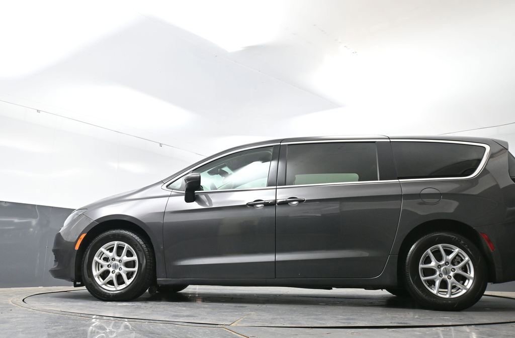 Used 2023 Chrysler Voyager LX FWD image 52