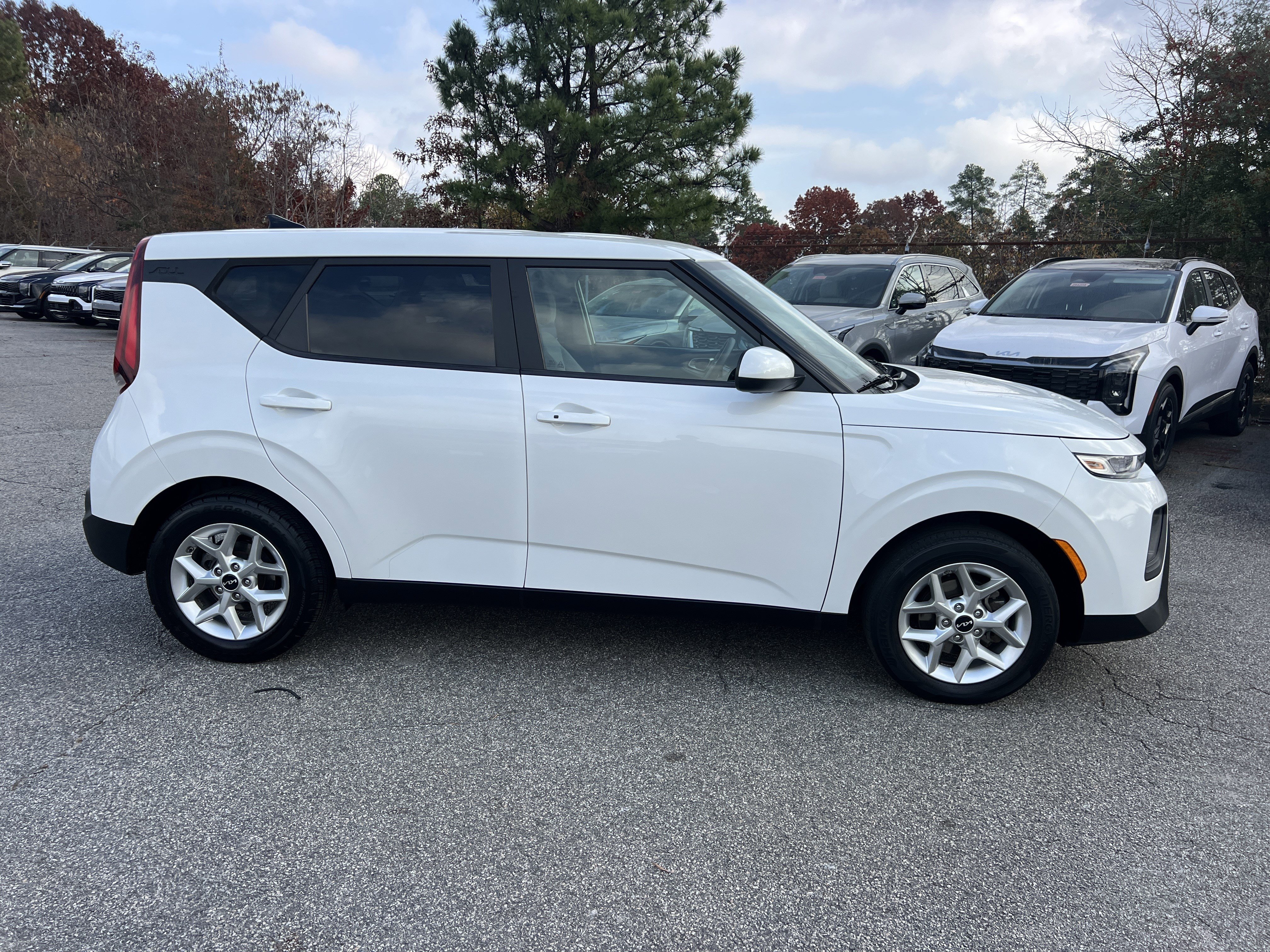 Used 2022 Kia Soul S image 8