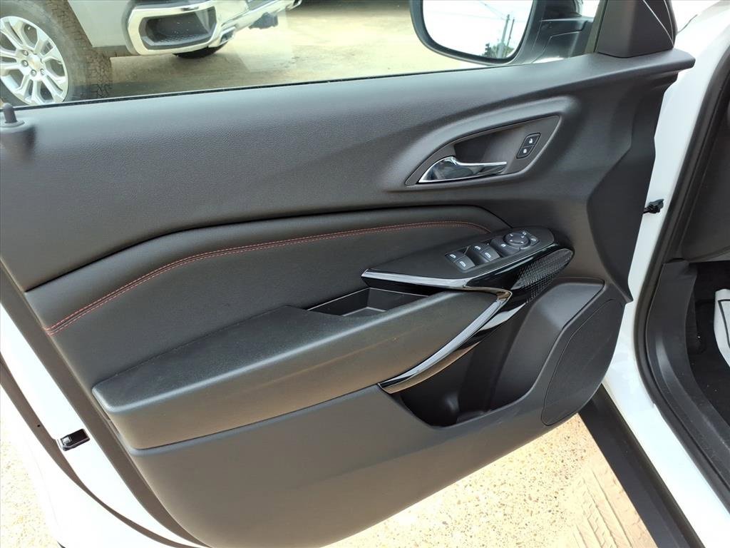 New 2026 Chevrolet Trax RS w/ Sunroof Package image 11