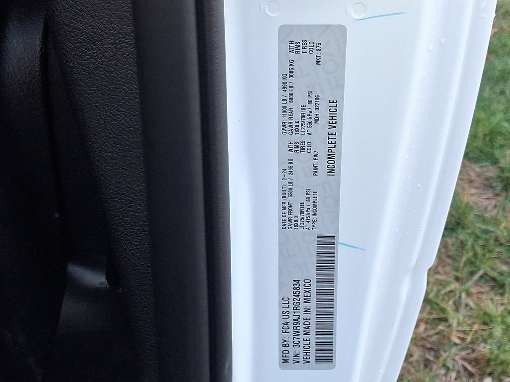 New 2024 RAM 3500 Tradesman w/ Safety Group AWD/4WD image 15