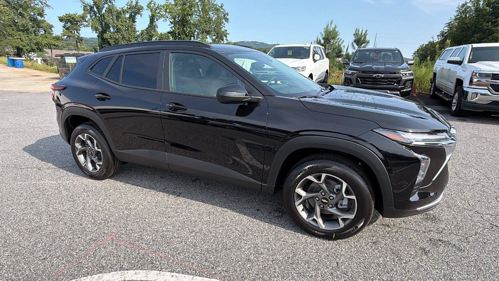 New 2026 Chevrolet Trax LT w/ Driver Confidence Package FWD image 6
