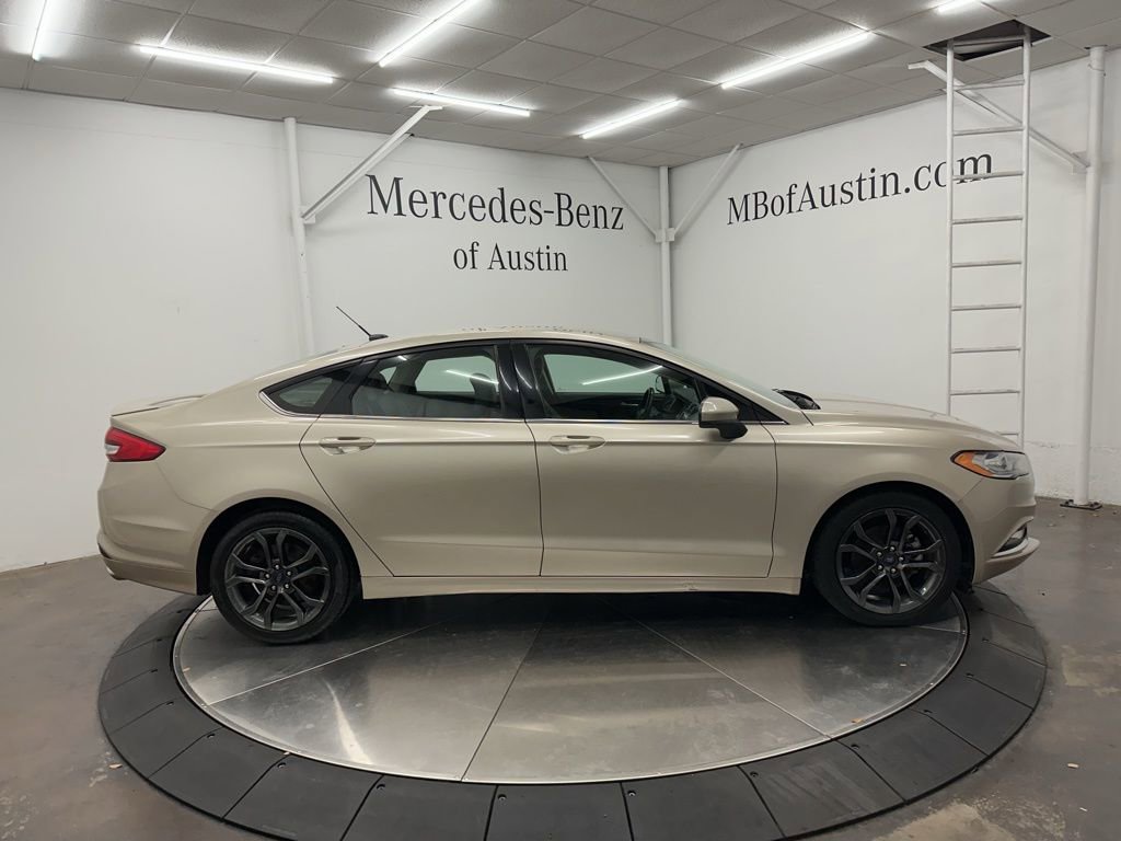 Used 2018 Ford Fusion SE w/ Equipment Group 201A image 8