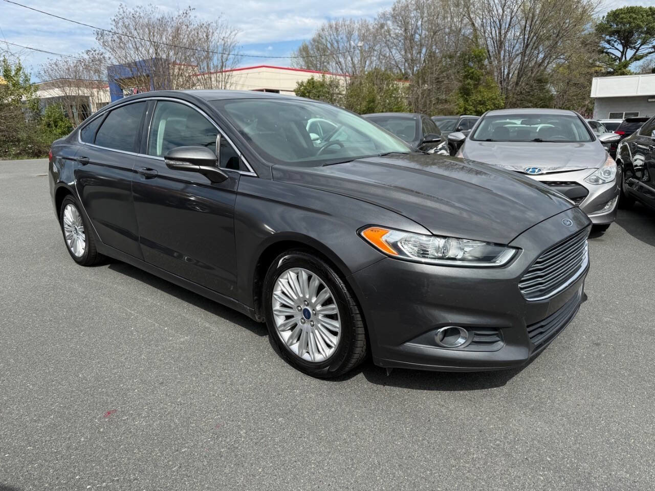 Used 2016 Ford Fusion Energi SE FWD image 3