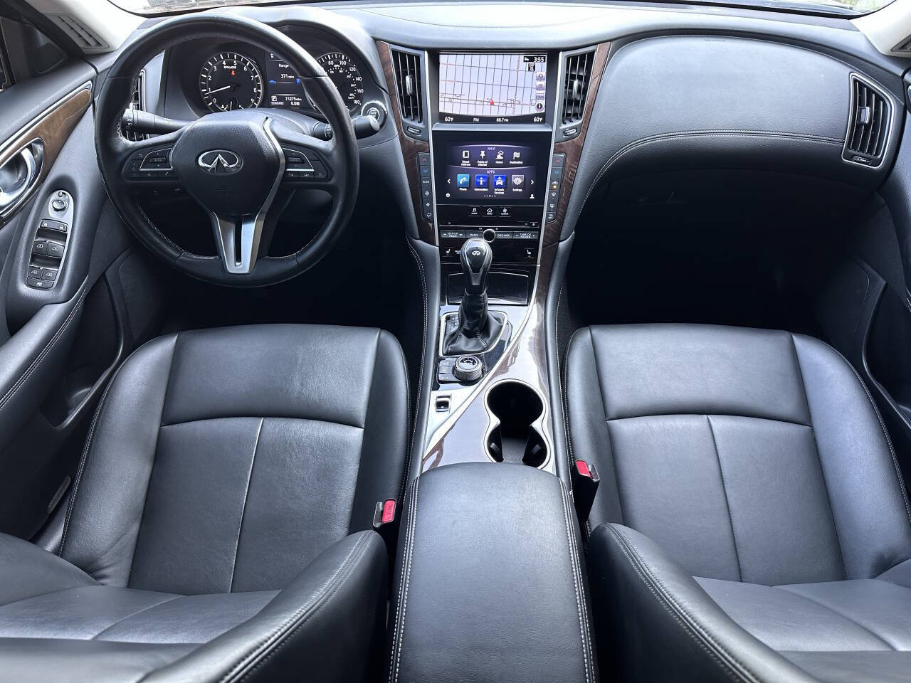 Used 2019 INFINITI Q50 Luxe w/ Essential Package (3.0T Luxe) AWD/4WD image 14