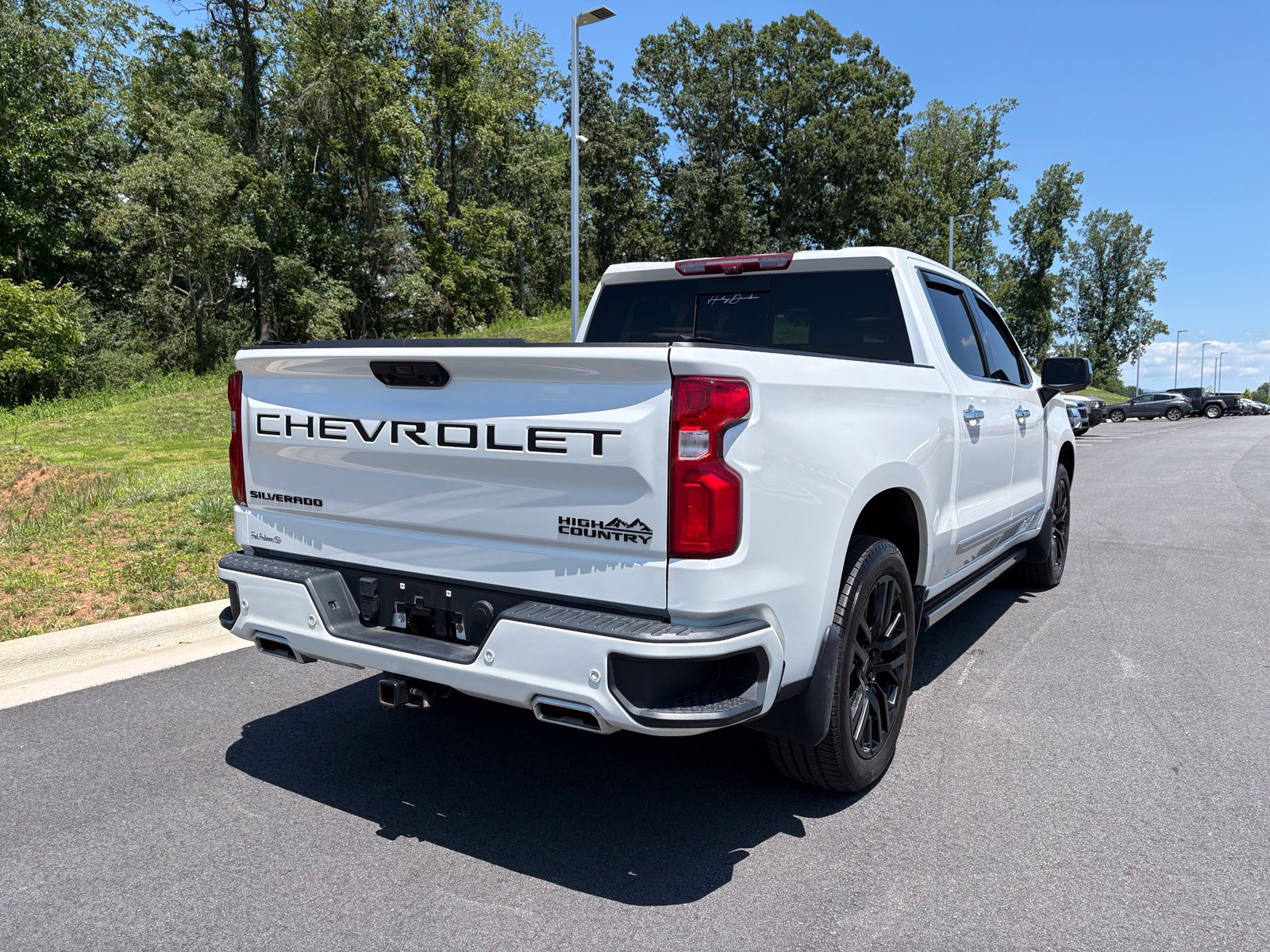 Used 2023 Chevrolet Silverado 1500 High Country w/ High Country Premium Package AWD/4WD image 9
