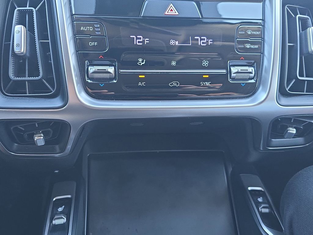 Used 2023 Kia Sorento S w/ Panoramic Sunroof Package image 24