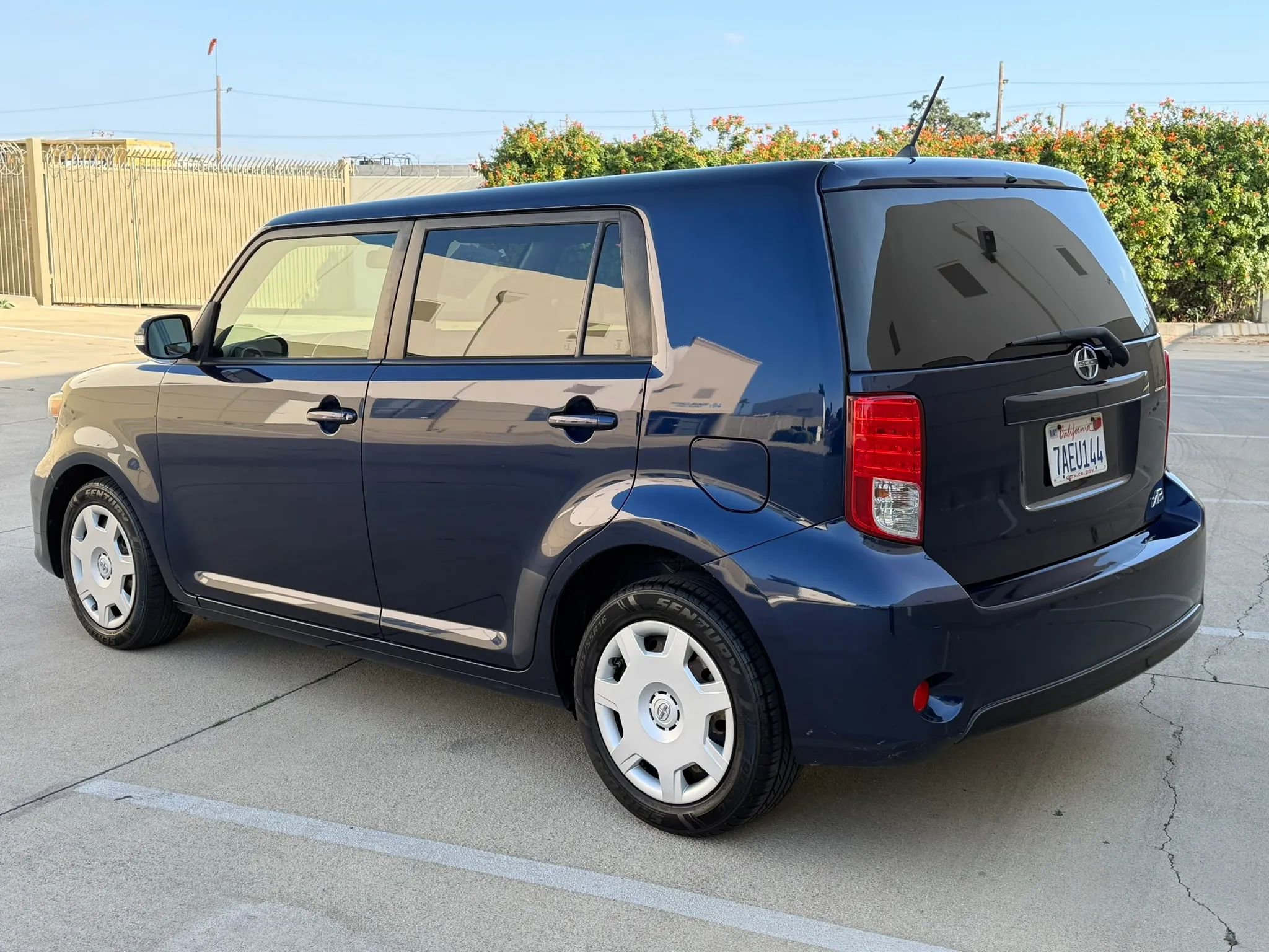 Used 2013 Scion xB FWD image 7