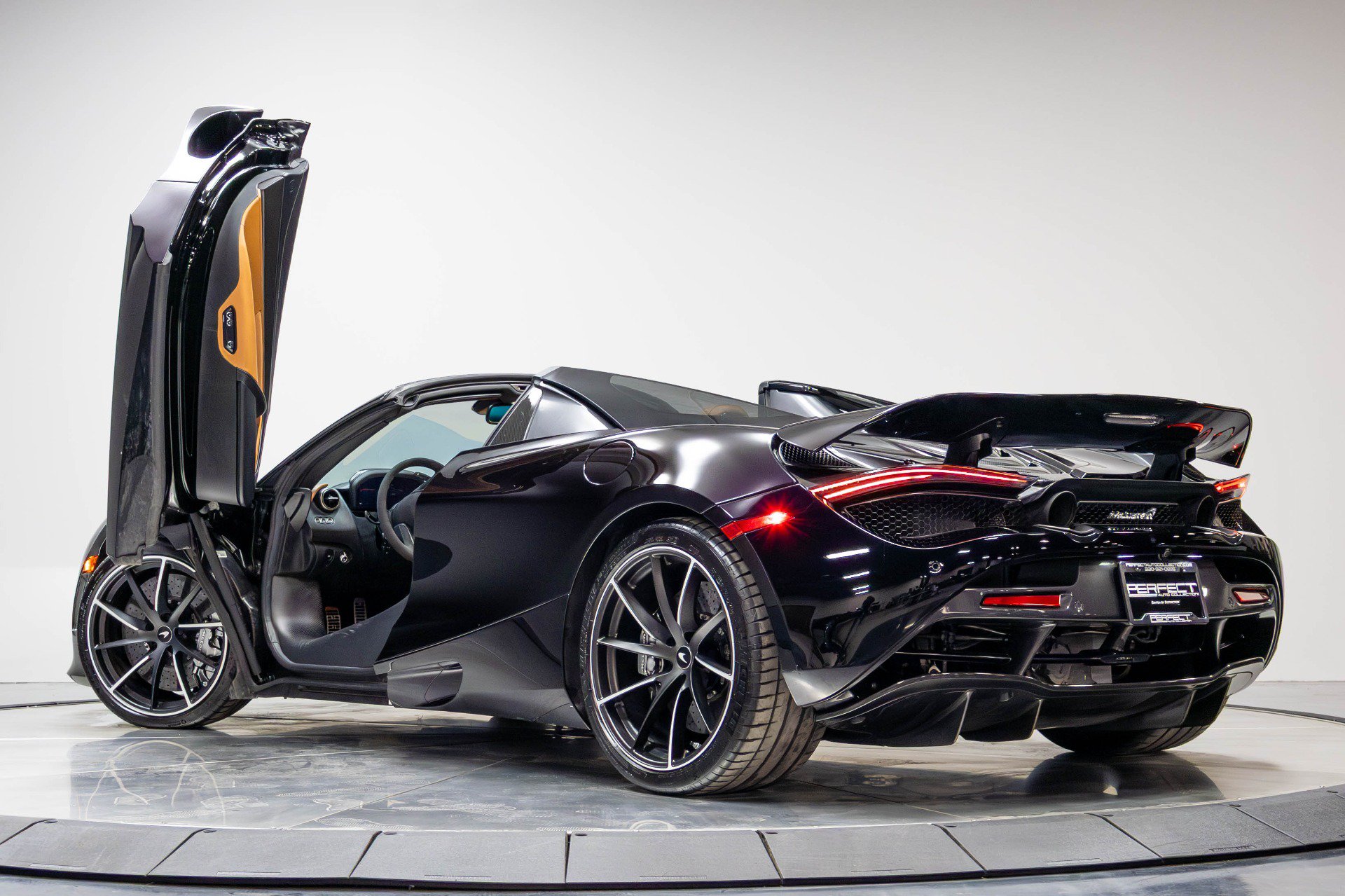 Used 2019 McLaren 720S Luxury RWD image 43