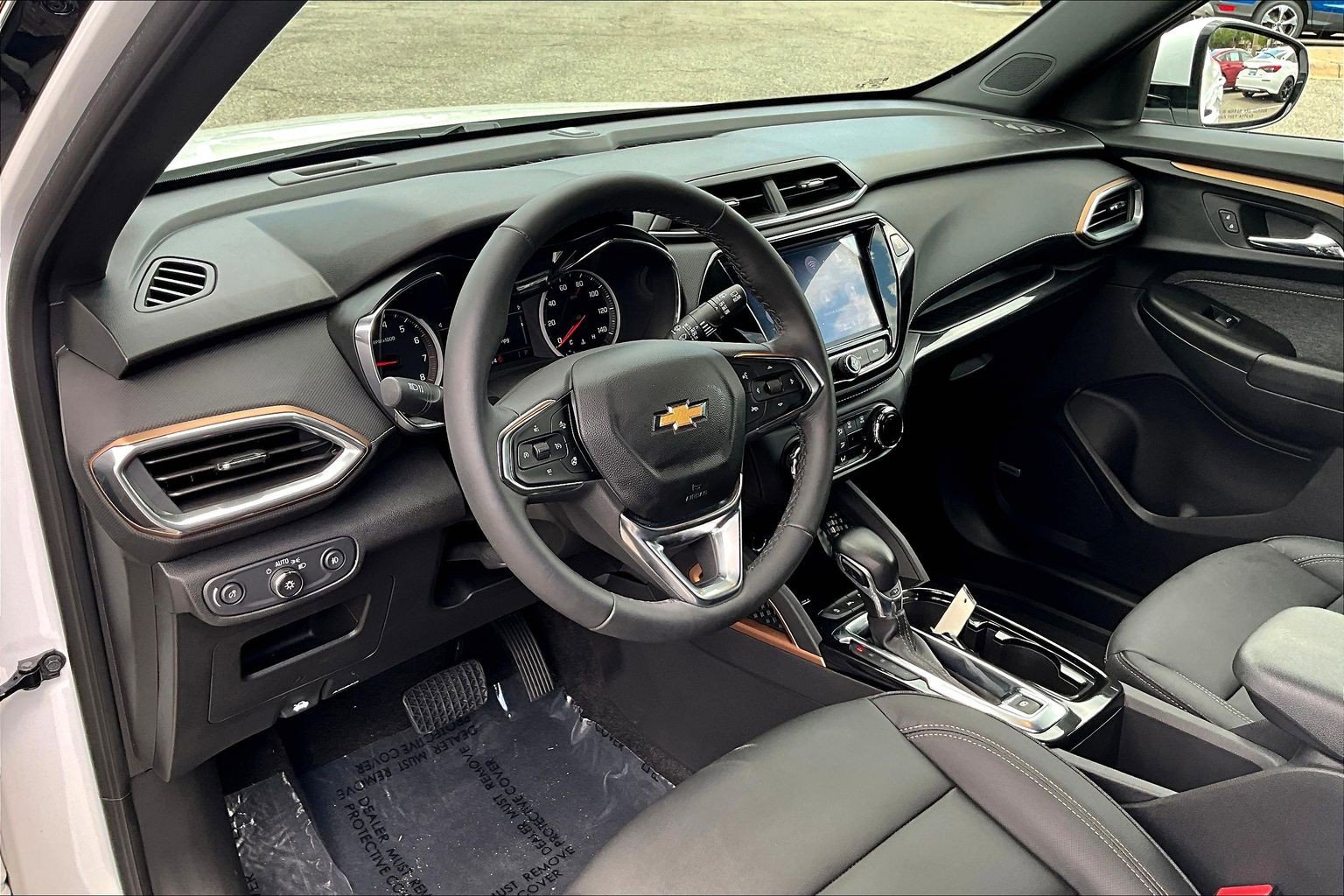 Used 2022 Chevrolet TrailBlazer ACTIV w/ Sun and Liftgate Package FWD image 13