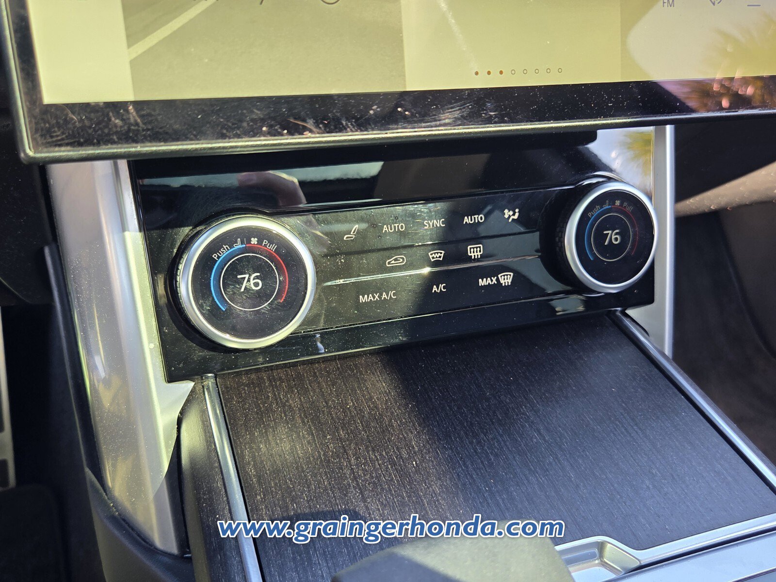 Used 2023 Land Rover Range Rover SE image 21