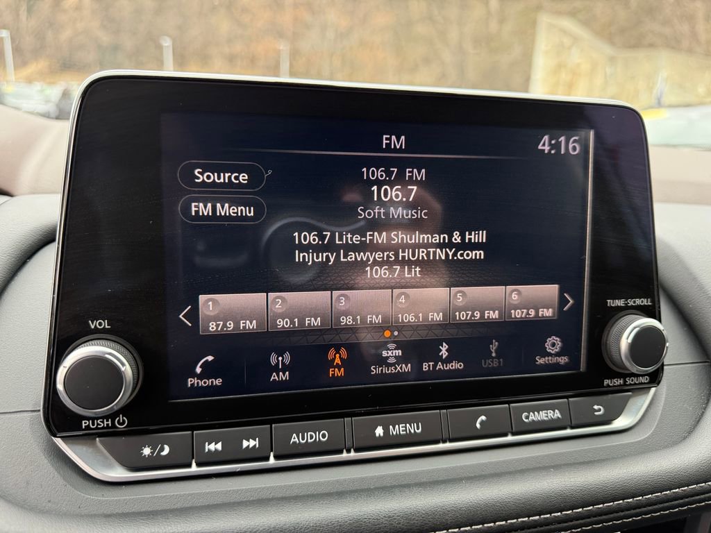 Used 2023 Nissan Rogue SV AWD/4WD image 19