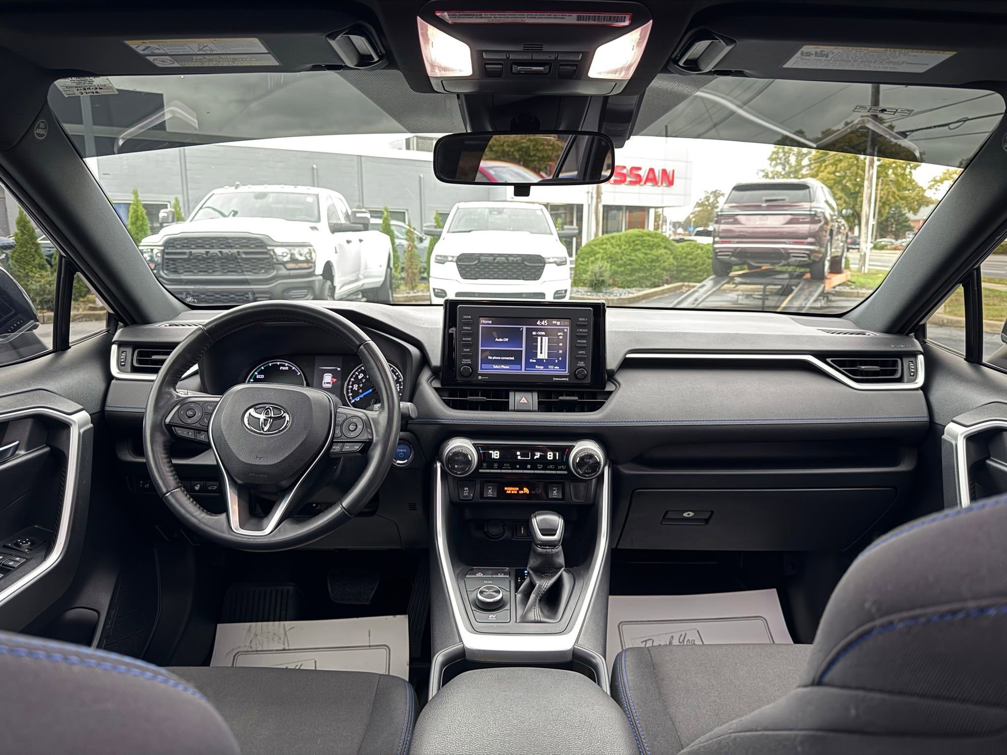 Used 2022 Toyota RAV4 SE image 25