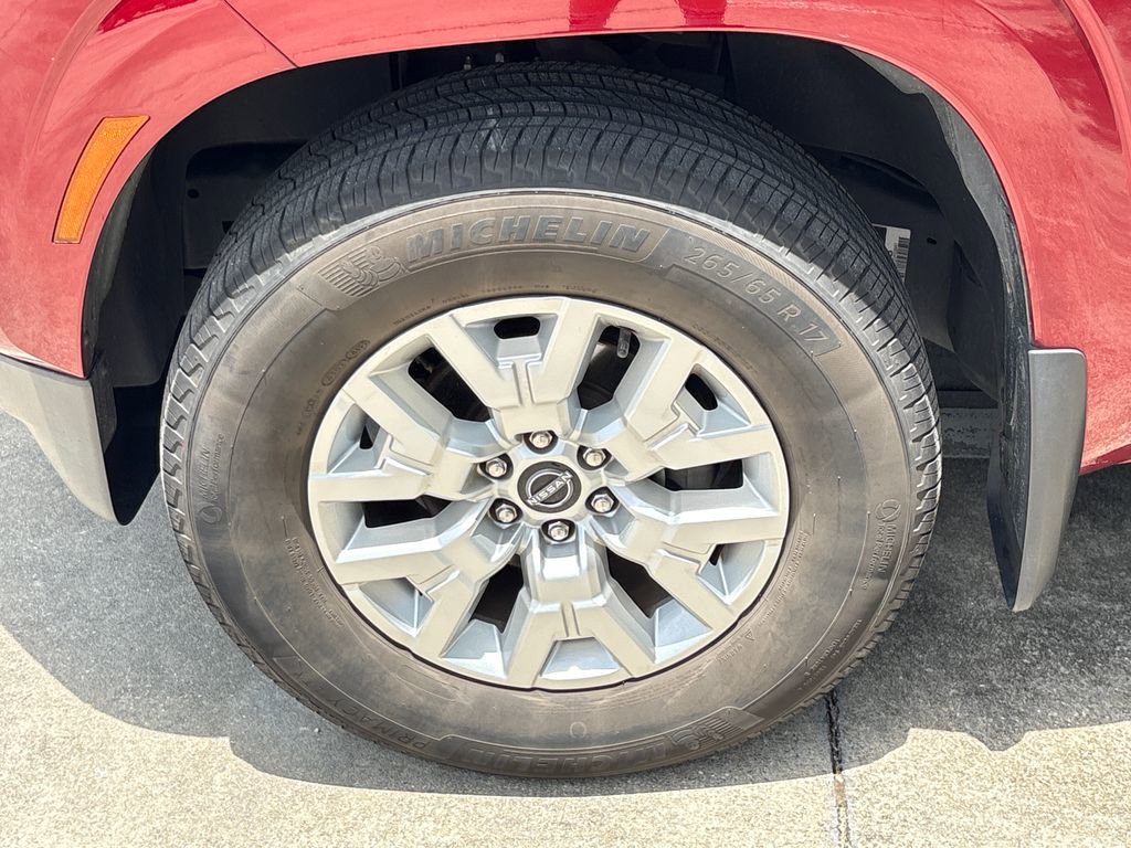 Used 2022 Nissan Frontier SV w/ SV Premium Package RWD image 12