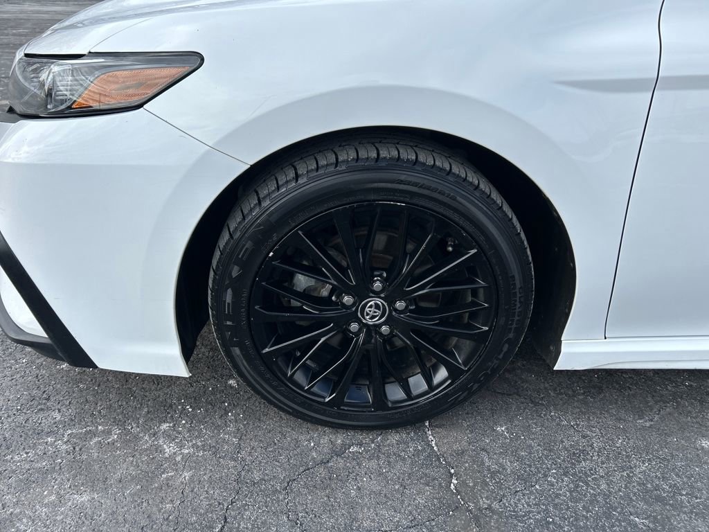 Used 2022 Toyota Camry SE image 29