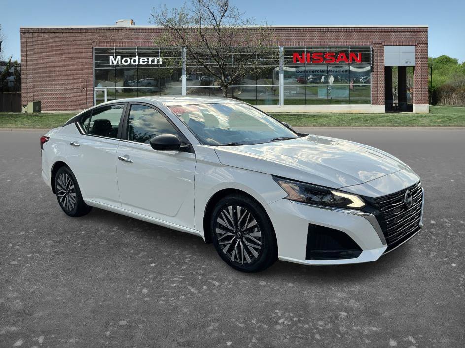 Certified 2024 Nissan Altima 2.5 SV FWD image 5