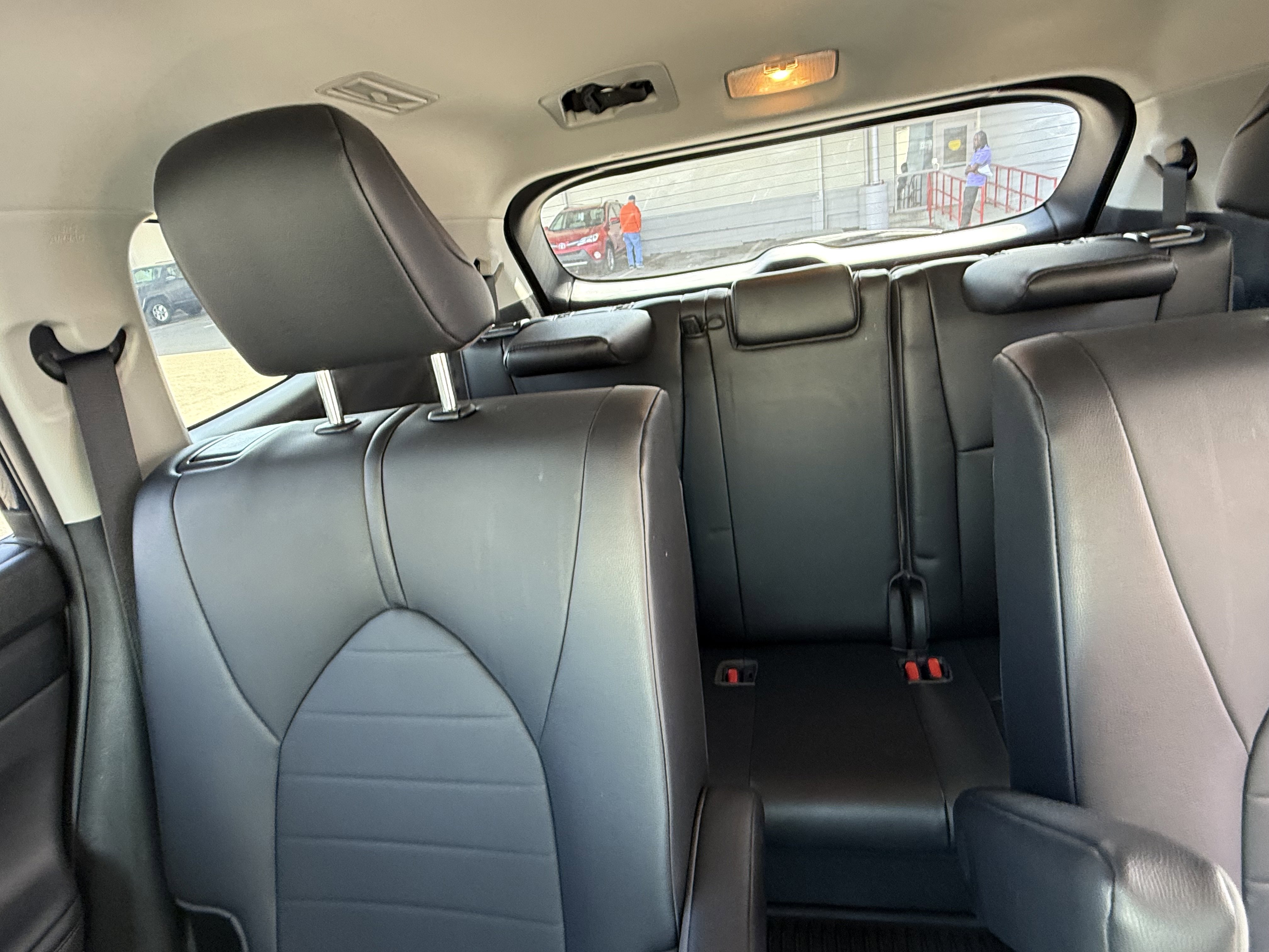 Used 2020 Toyota Highlander XLE image 22