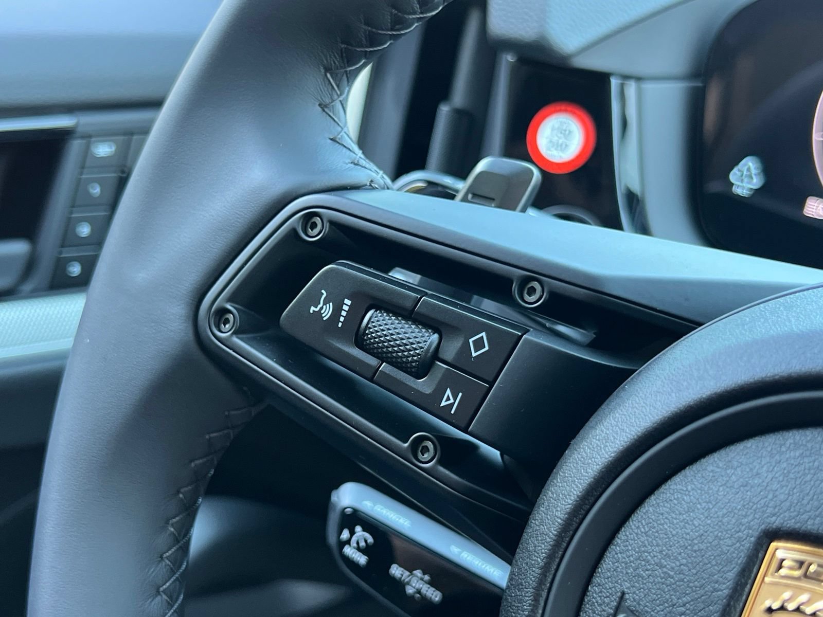 New 2026 Porsche Cayenne Coupe AWD/4WD image 24