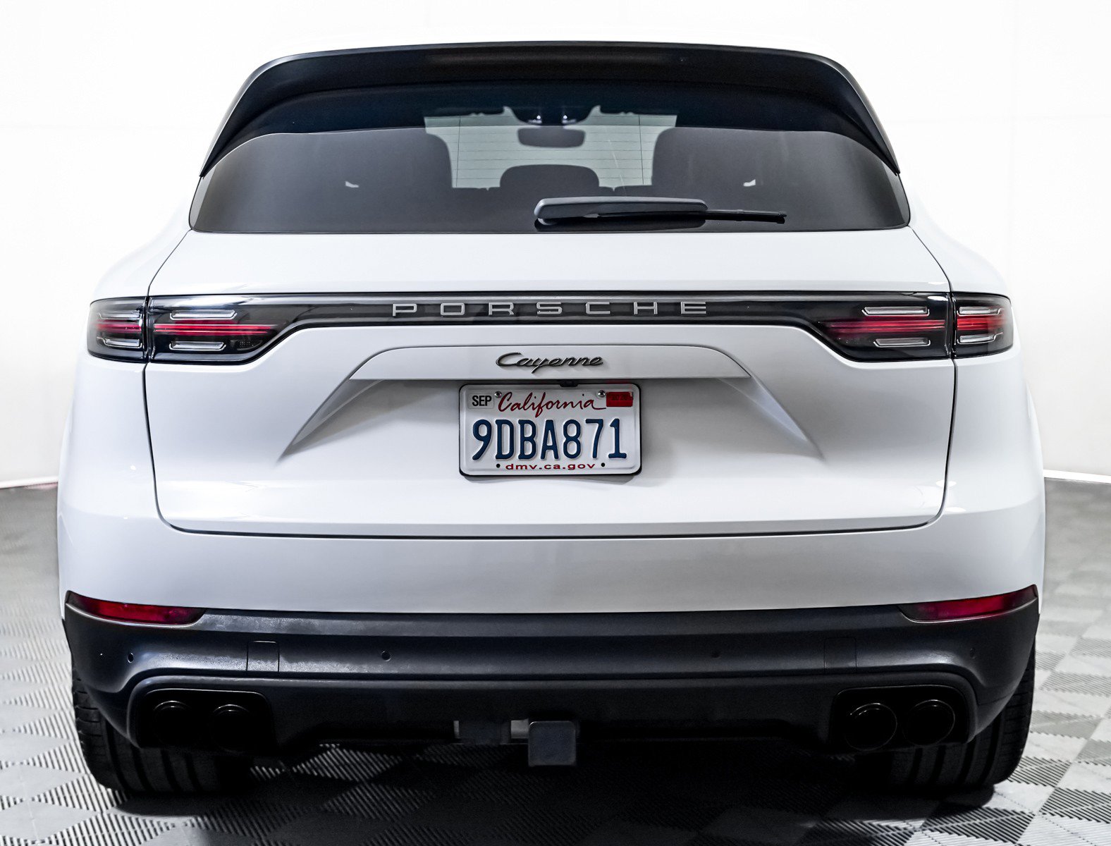 Certified 2022 Porsche Cayenne Platinum Edition w/ Premium Package Plus image 11