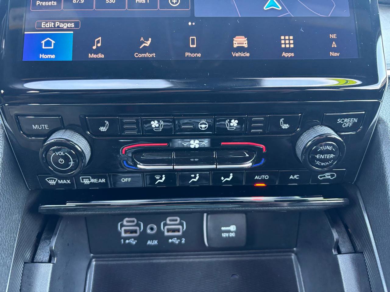 Used 2024 Jeep Grand Cherokee Limited w/ Luxury Tech Group II image 26