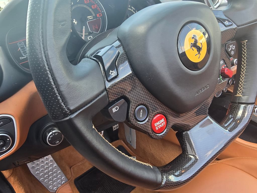 Used 2015 Ferrari California T RWD image 27