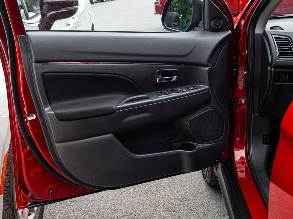 Used 2026 Mitsubishi Outlander Sport ES AWD/4WD image 11