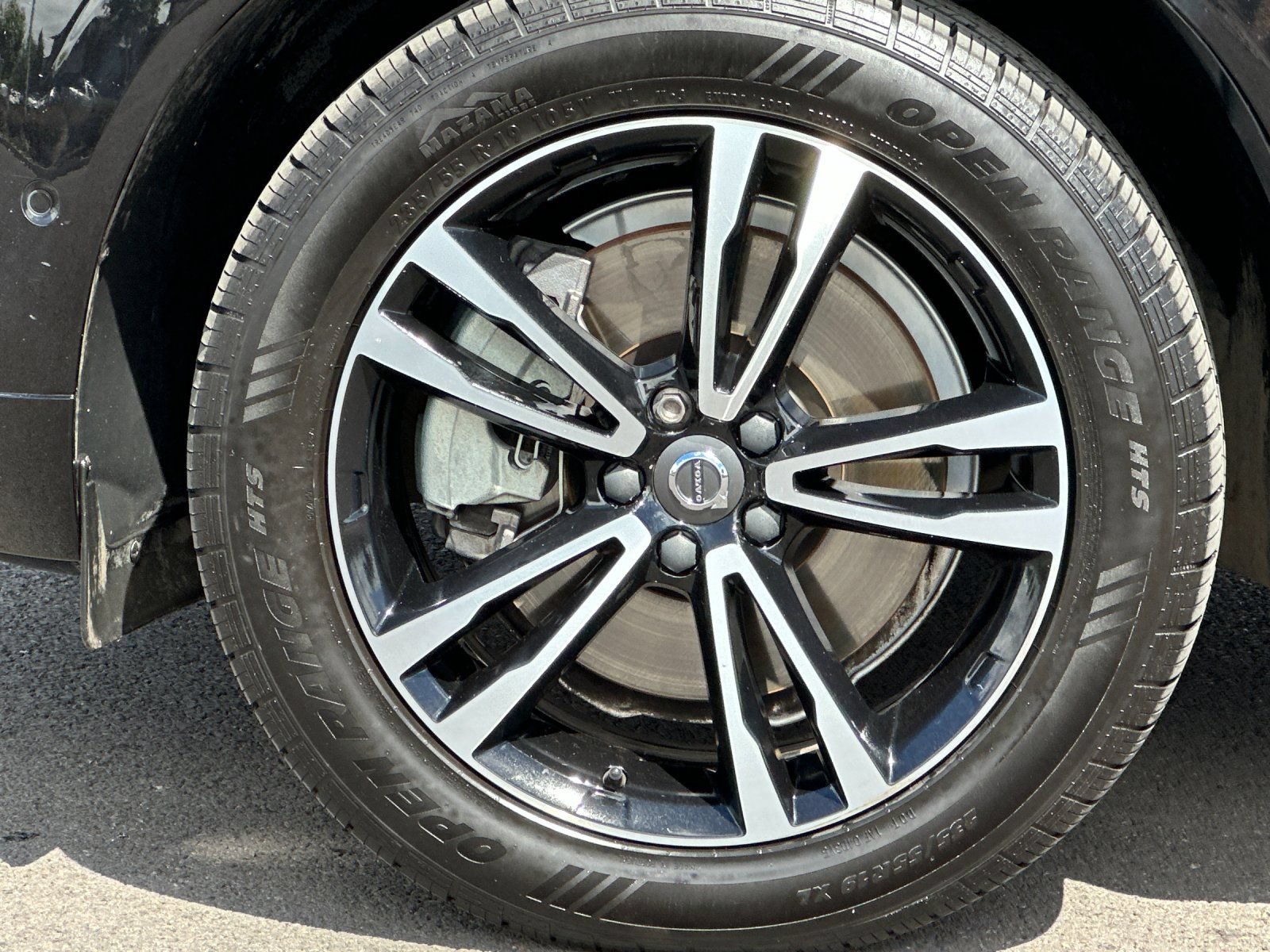 Used 2019 Volvo XC60 T6 Momentum w/ Multimedia Package AWD/4WD image 32