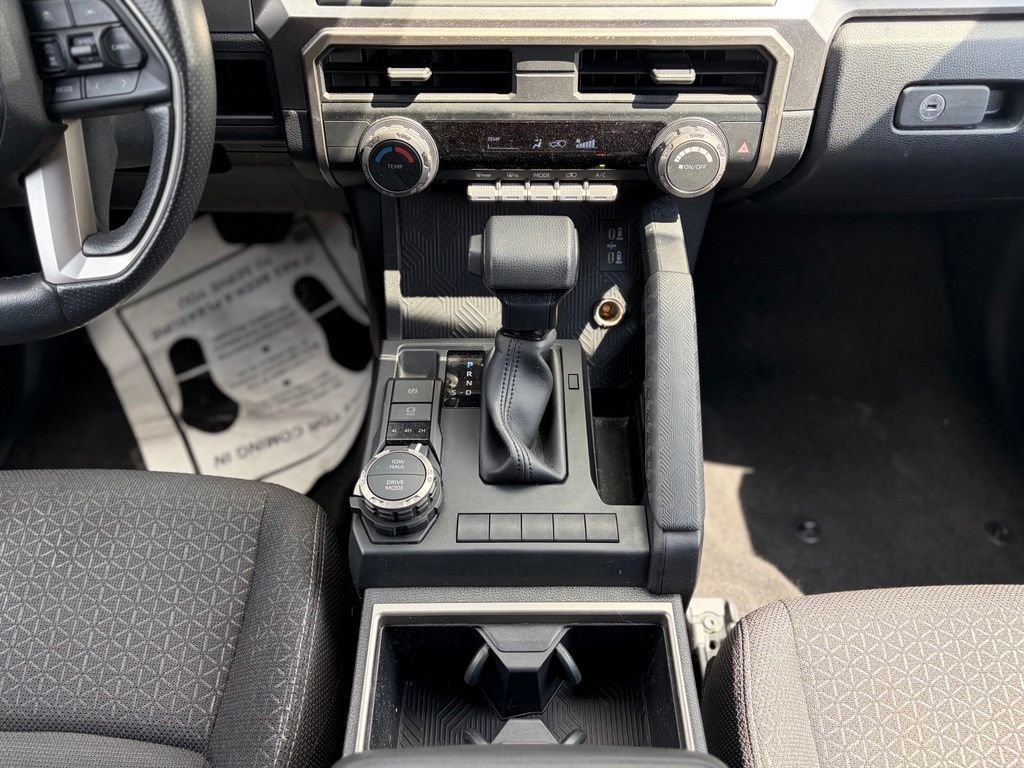 Used 2025 Toyota 4Runner SR5 AWD/4WD image 26