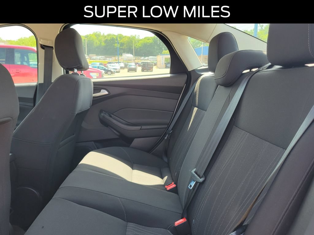 Certified 2017 Ford Focus SE FWD image 10