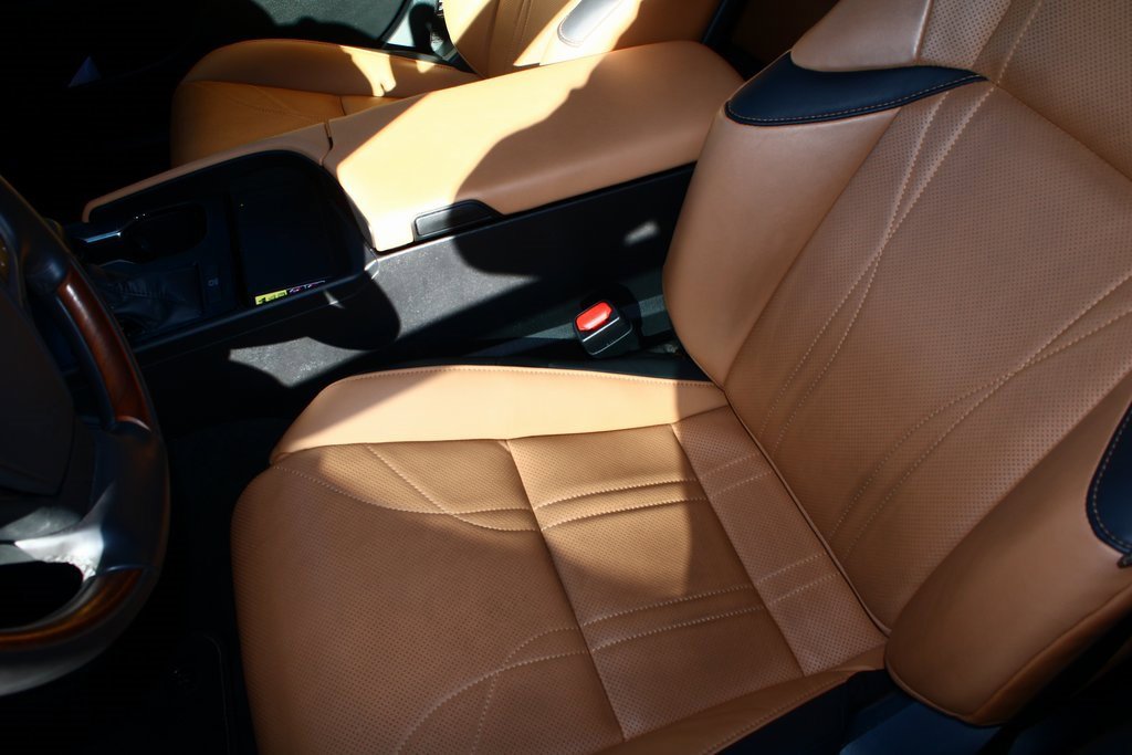 Used 2024 Lexus ES 350 Ultra Luxury image 4