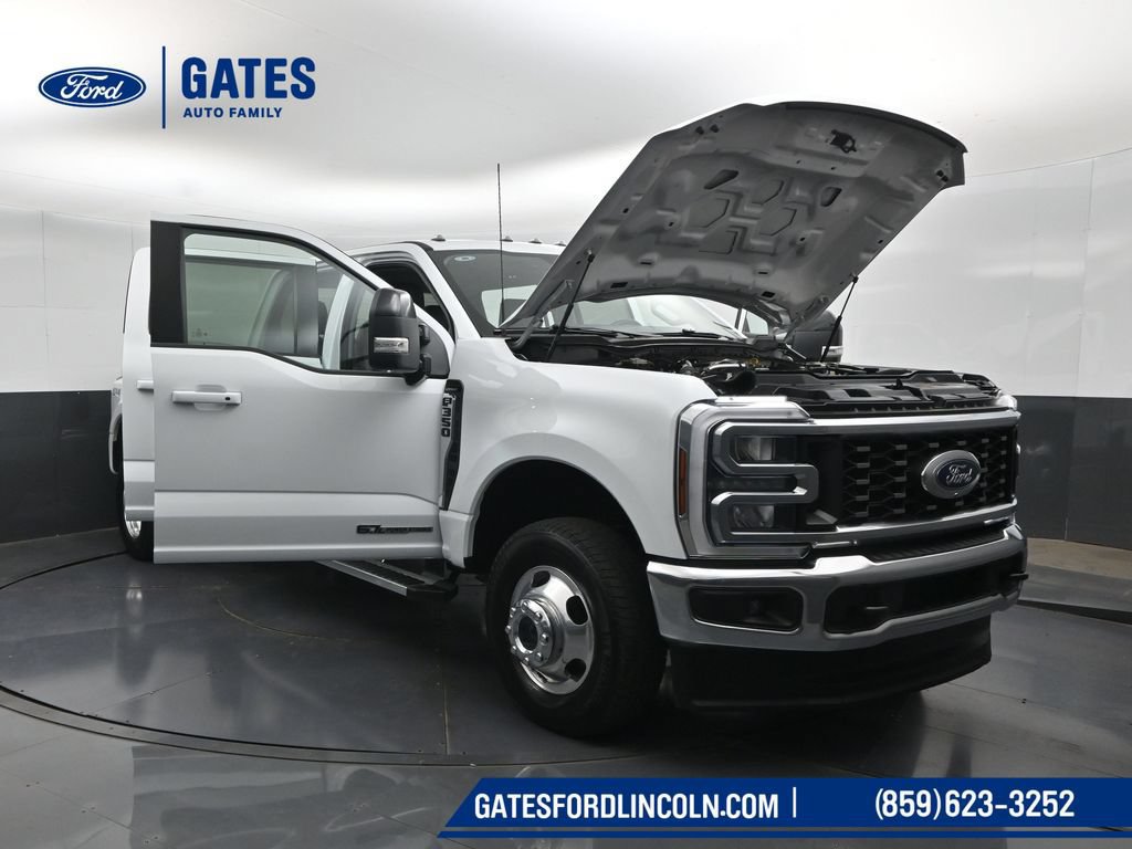 Used 2025 Ford F350 Lariat AWD/4WD image 56
