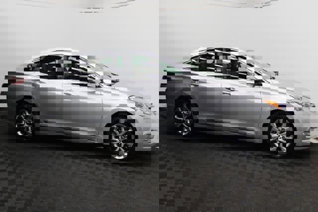 Used 2013 Hyundai Azera Limited image 3