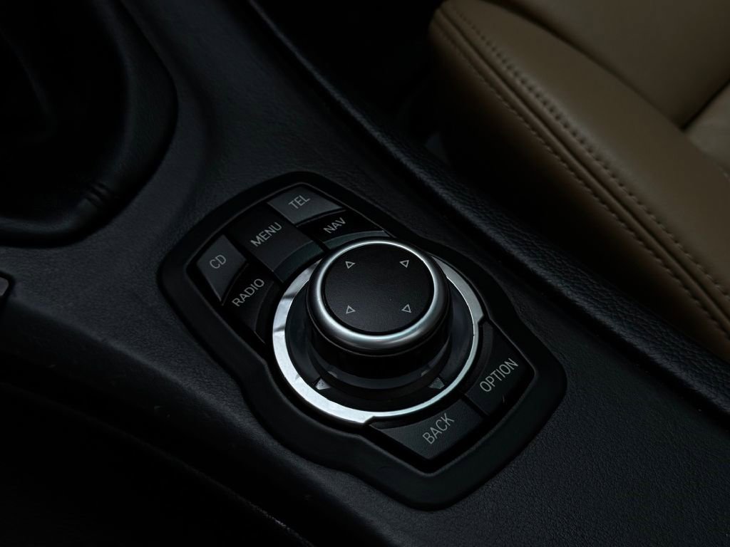 Used 2011 BMW M3 Sedan image 33