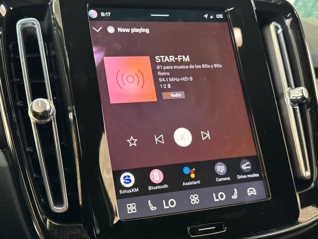 Certified 2023 Volvo XC40 Recharge Plus image 17