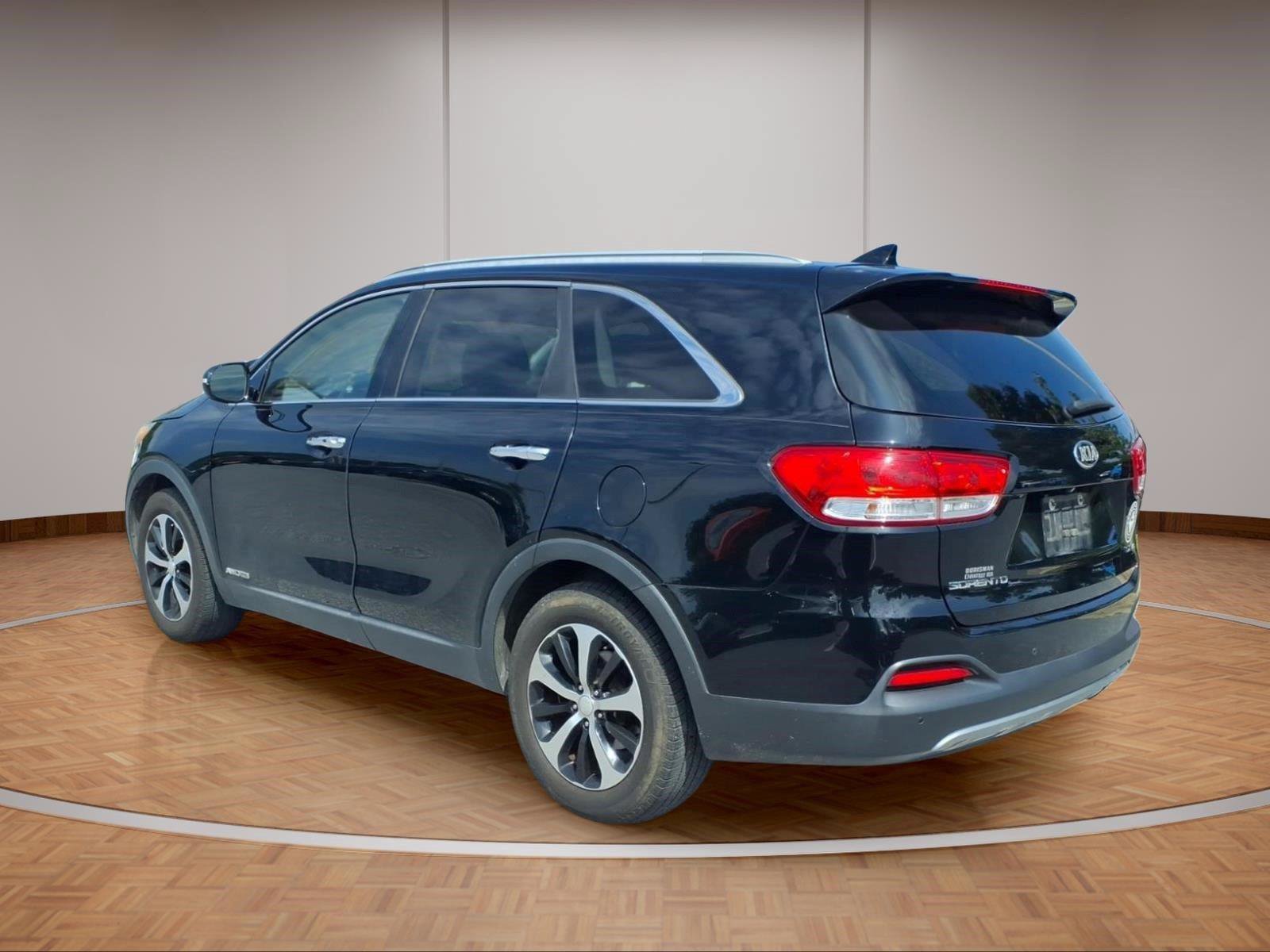Used 2017 Kia Sorento EX AWD/4WD image 4
