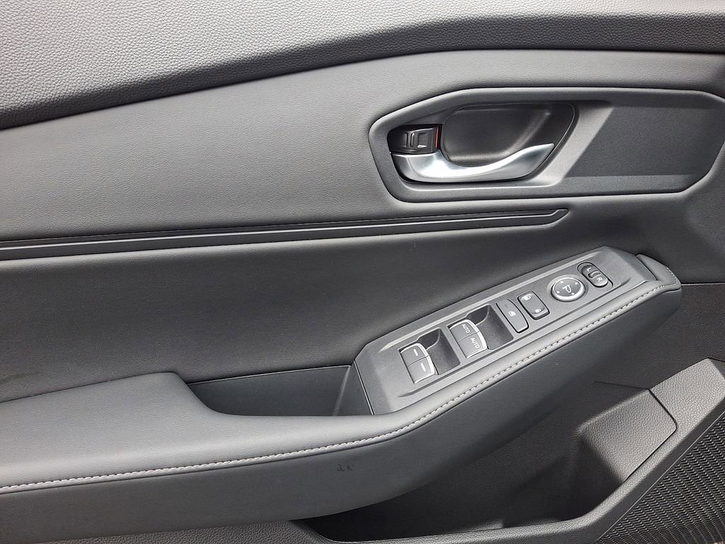 Used 2025 Honda Accord Sport image 12