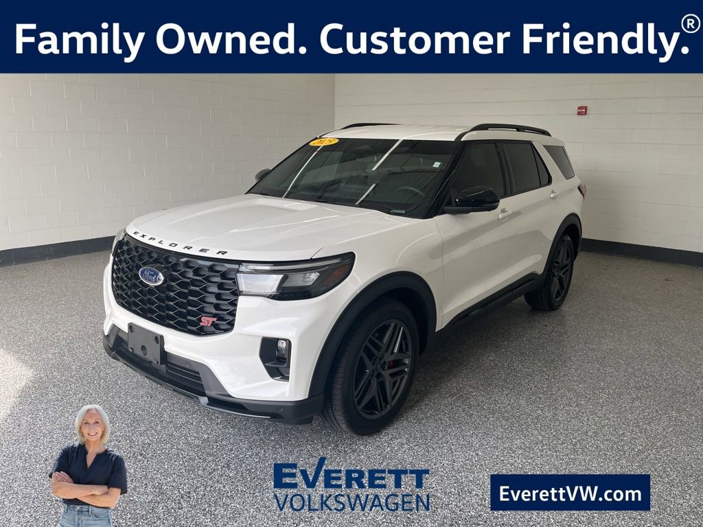 Used 2025 Ford Explorer ST image 1