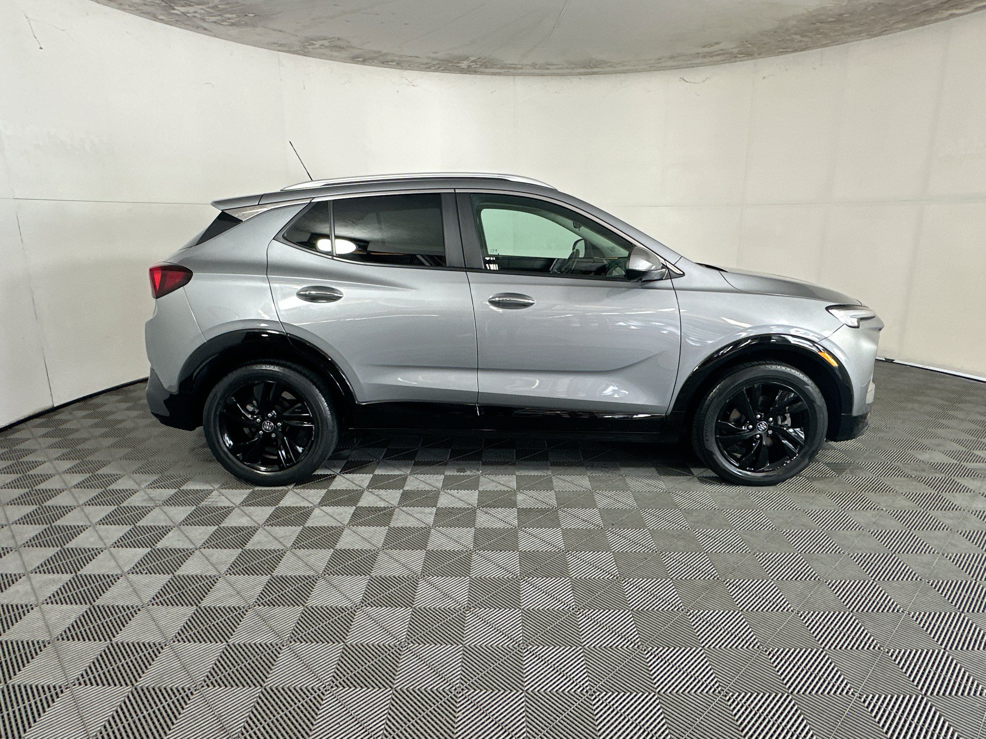 Used 2024 Buick Encore GX Sport Touring w/ Advanced Technology Package FWD image 2