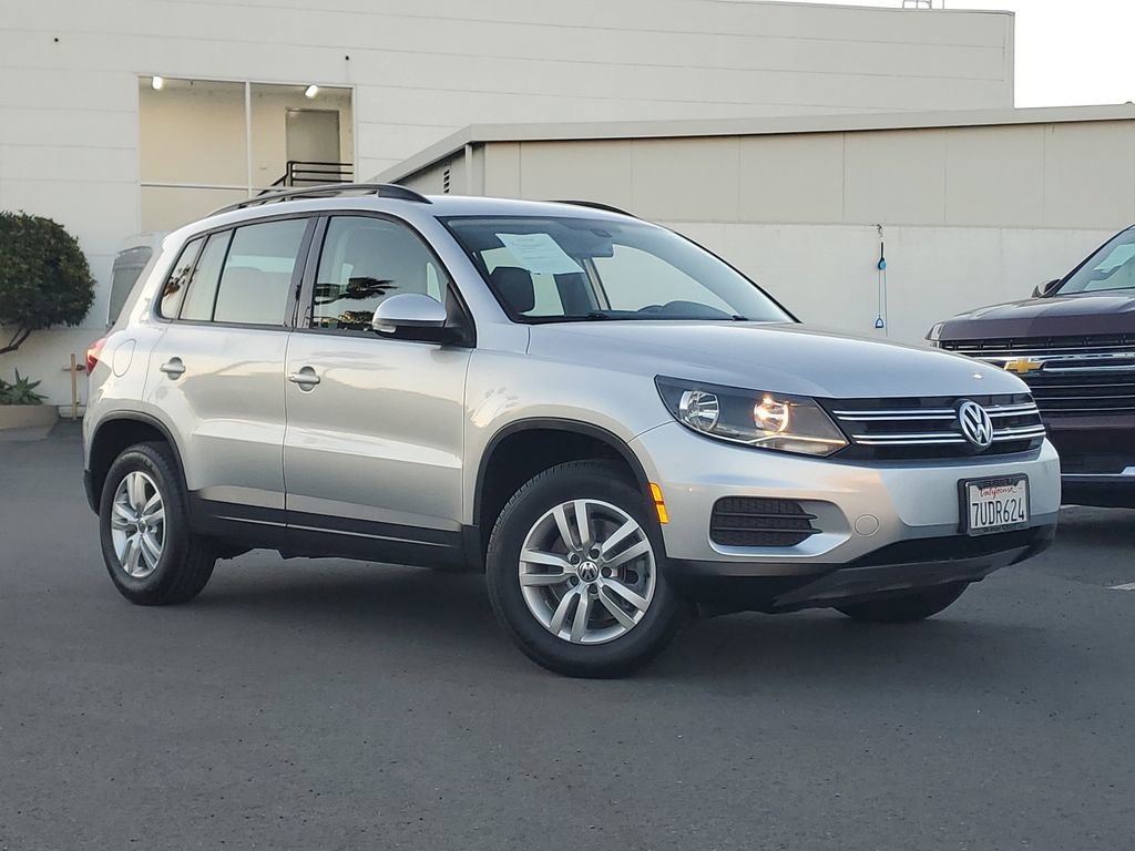 Used 2017 Volkswagen Tiguan S image 1