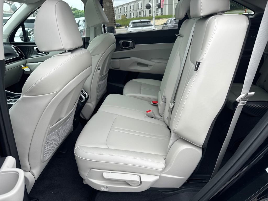 Certified 2025 Kia Sorento S w/ Panoramic Sunroof Package FWD image 20
