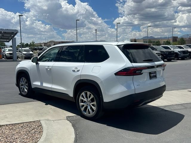 Used 2025 Toyota Grand Highlander AWD image 3