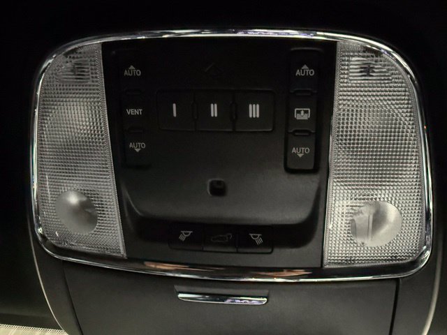 Used 2019 Jeep Grand Cherokee Overland AWD/4WD image 45
