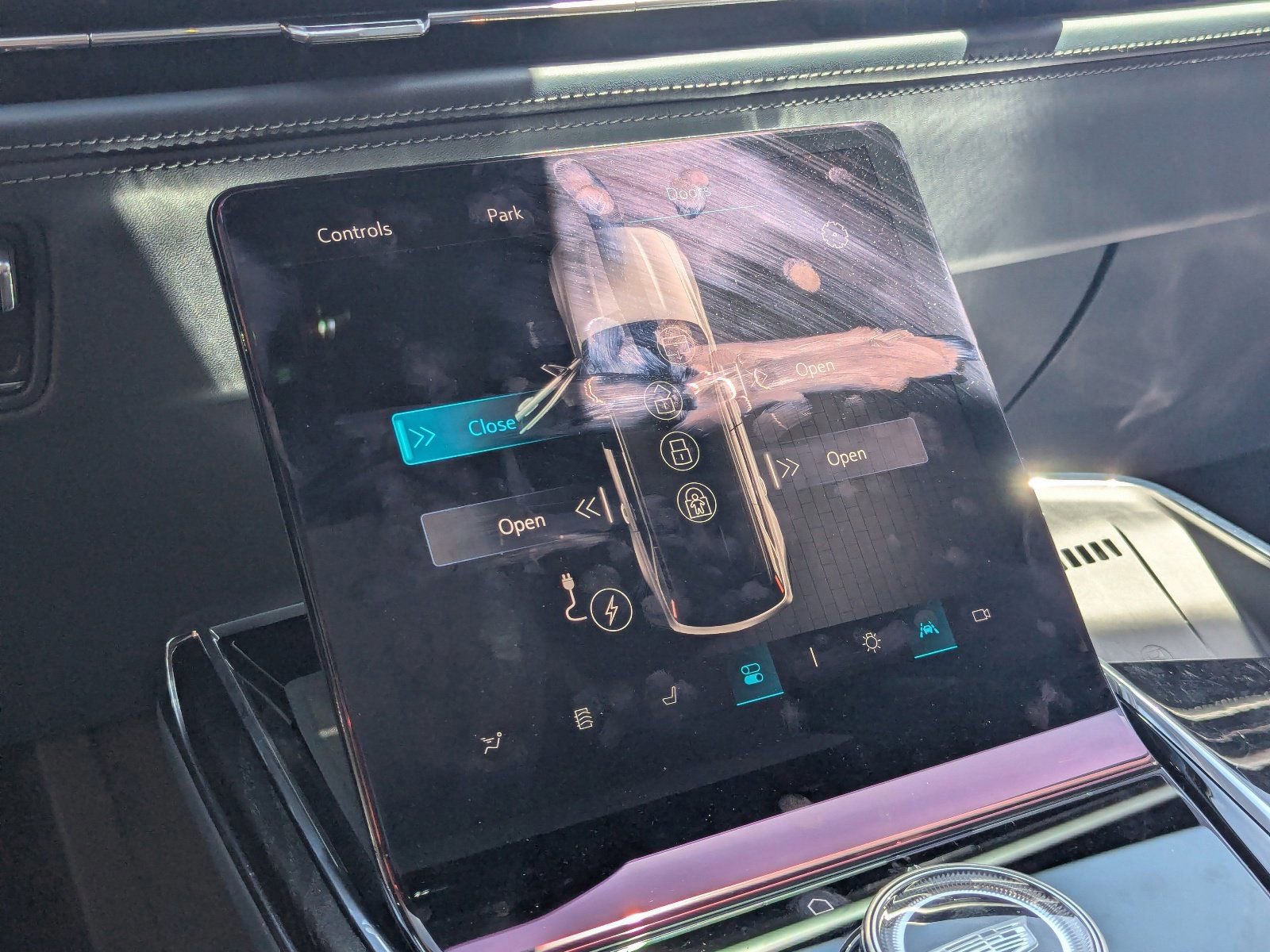 Certified 2025 Cadillac Escalade IQ Luxury 2 AWD/4WD image 26