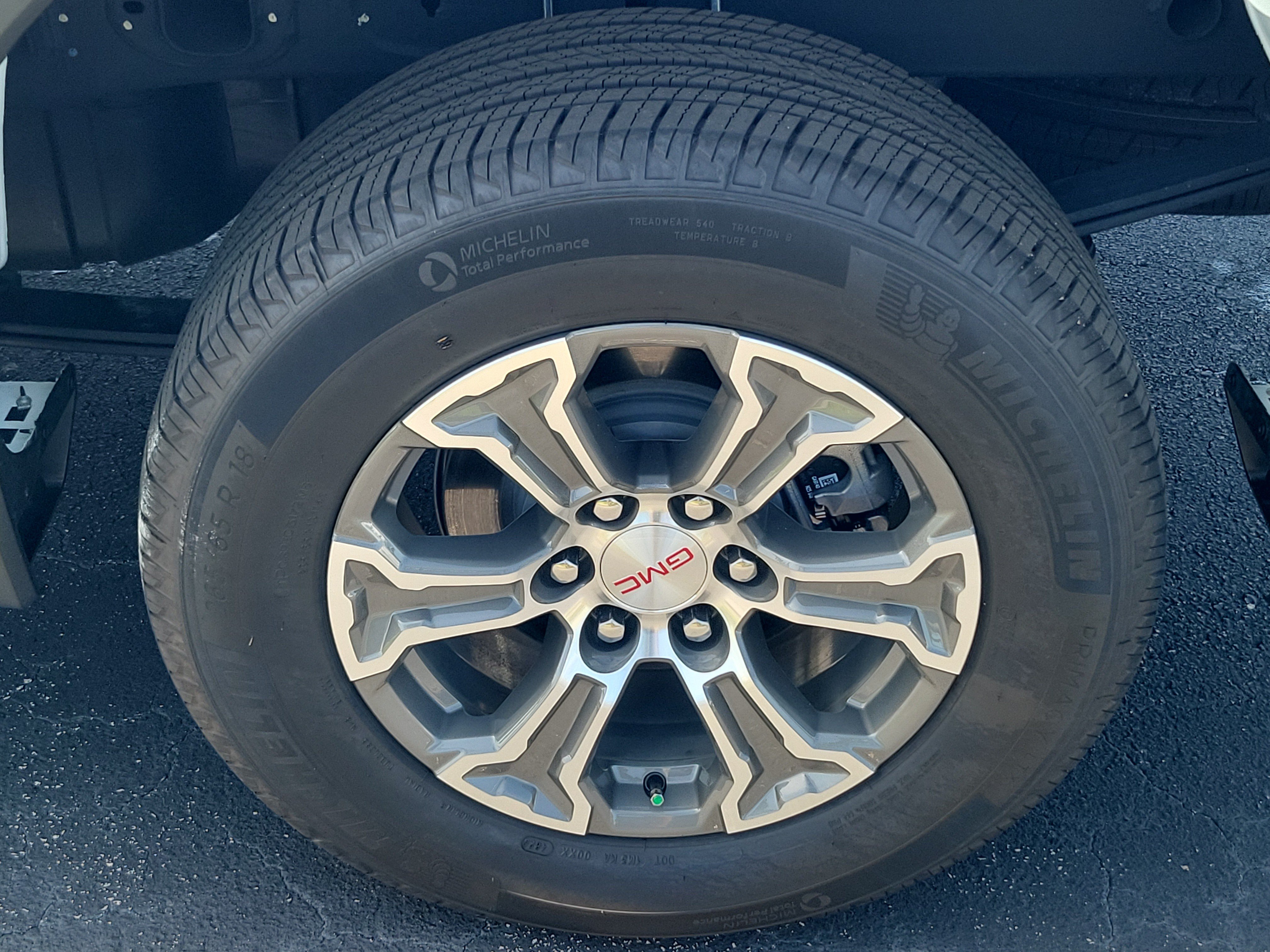 Used 2026 GMC Sierra 1500 SLE AWD/4WD image 10